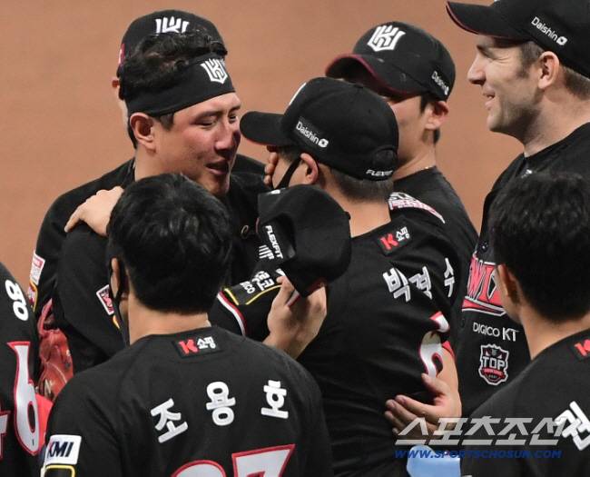 거부하기 힘든 엄청난 돈의 유혹에도, 이렇게 쿨하게 떠나다니...황재균은 왜 은퇴를 선택했나