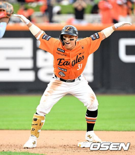 롯데 어게인도 어렵다...159억 FA 재벌인데, 최다안타왕의 3번째 겨울은 정말 춥다