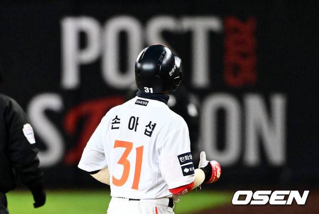 롯데 어게인도 어렵다...159억 FA 재벌인데, 최다안타왕의 3번째 겨울은 정말 춥다