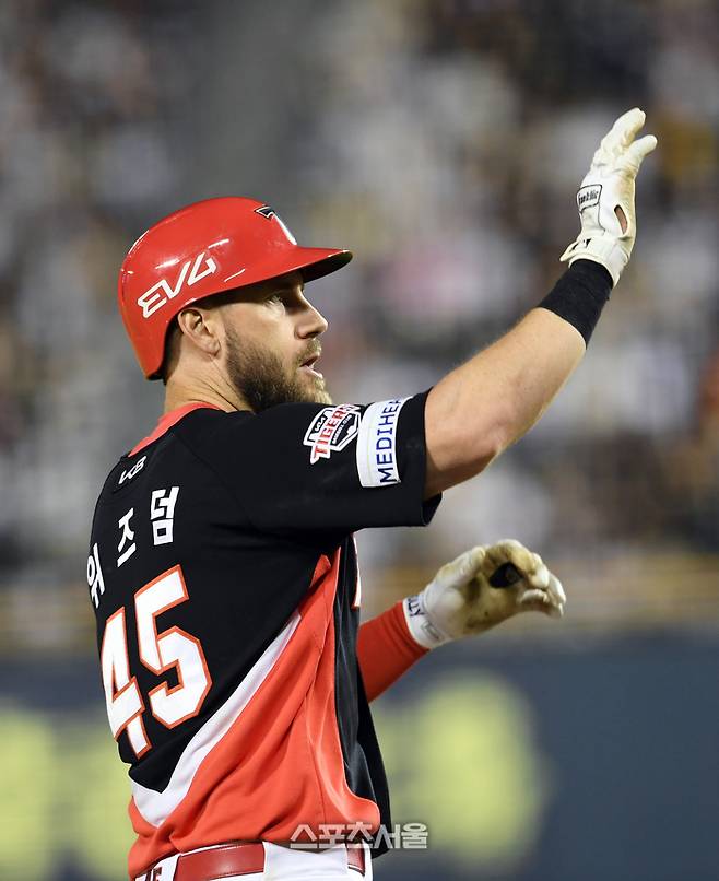 KIA ‘외인2+아쿼’, 2025년 끝나가는데 ‘감감무소식’…얼마나 진행됐나 [SS시선집중]