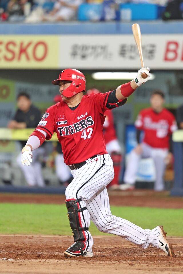 “난 KBO 포수 3~4번째…기준은 우승반지” KIA 36세 테토남 포수의 진심, ‘KS 우승 0’ 강민호에게 사과