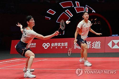 '해냈다' 배드민턴 女 복식 백하나-이소희, 왕중왕전 2연패 쾌거
