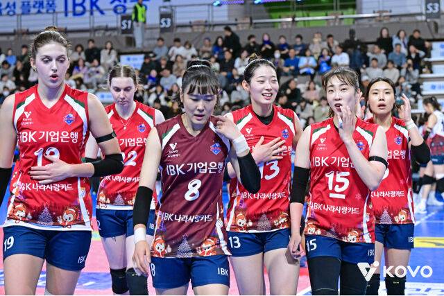 극적인 '4세트' 승리, 하지만 마지막 고비 못 넘었다...그럼에도 여오현 대행은 선수단 칭찬,