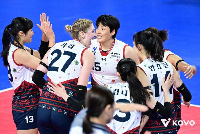 가족 앞에서 재발한 통증, 벤치에서 끝내 눈물...사령탑도