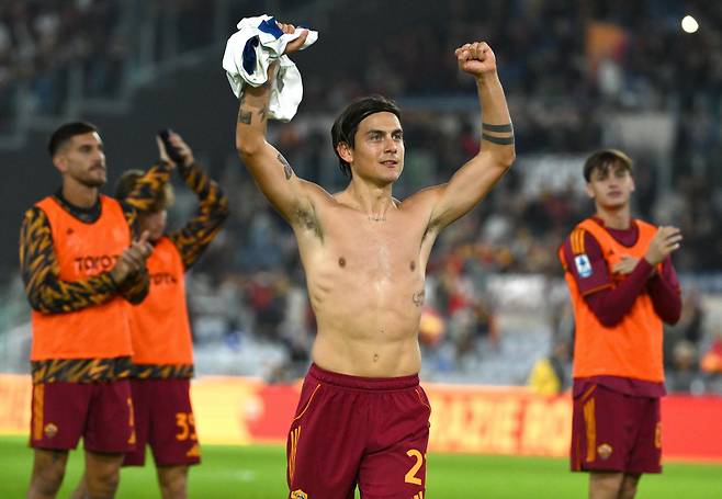 '초대박' 태극기 한국 사랑 월드 클래스, 손흥민 제2의 파트너 될까...경쟁자는 리오넬 메시