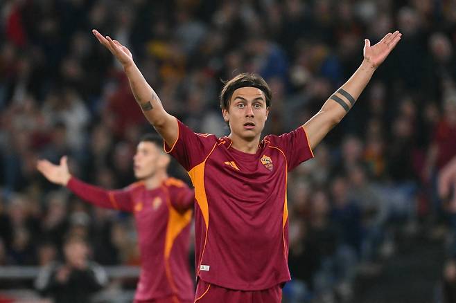 '초대박' 태극기 한국 사랑 월드 클래스, 손흥민 제2의 파트너 될까...경쟁자는 리오넬 메시