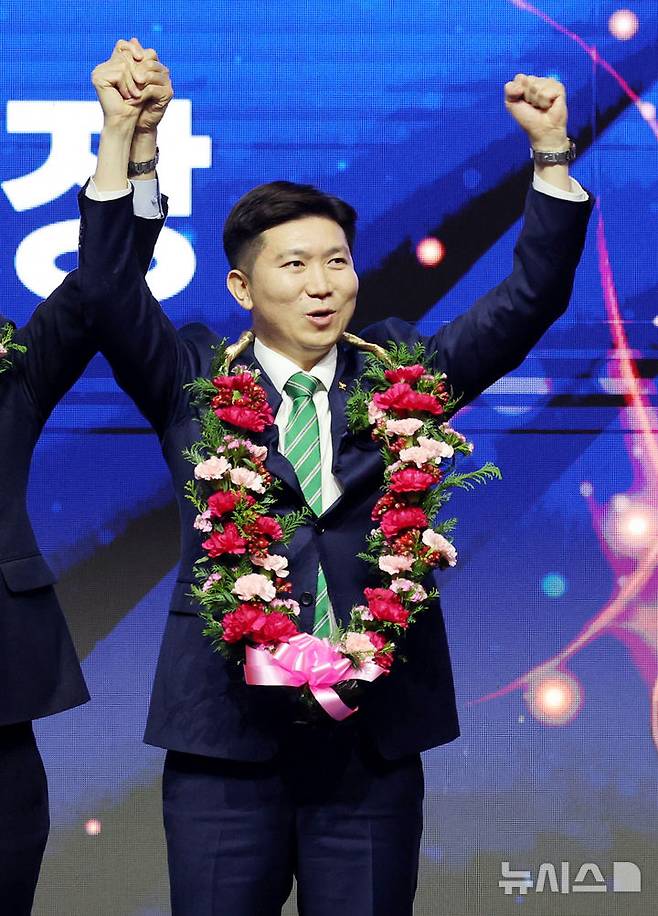 [2025년 스포츠 10대뉴스⑨]탁구 영웅 유승민, 대한체육회장 당선…이기흥 3선 저지