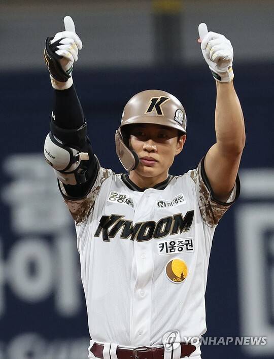 고작 2년 잘했는데 어떻게 MLB 갔나… 송성문에게는 결정적인 순간이 있었다