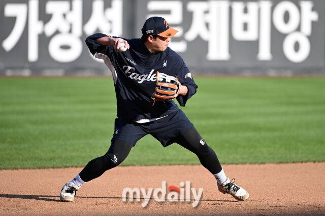 노시환 비FA 다년계약 협상, 문동주·문현빈·김서현·정우주가 지켜본다…한화 황금 영건들의 미래 궁금