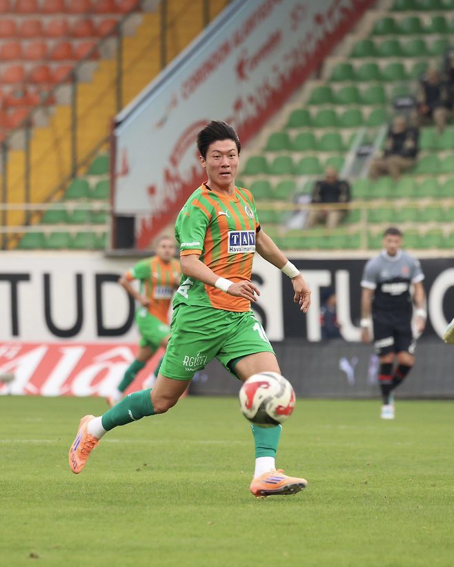 ‘1골·1도움’ 황의조, 평점 8.3 양팀 최고…‘국대 못뛰어도 유럽서 마이웨이’