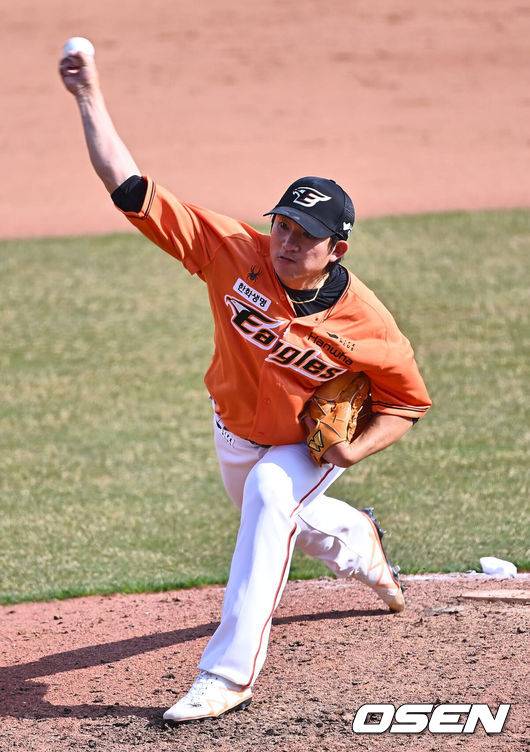 제2의 김진성 효과 노린다...LG, 투수 장시환-포수 김민수 영입