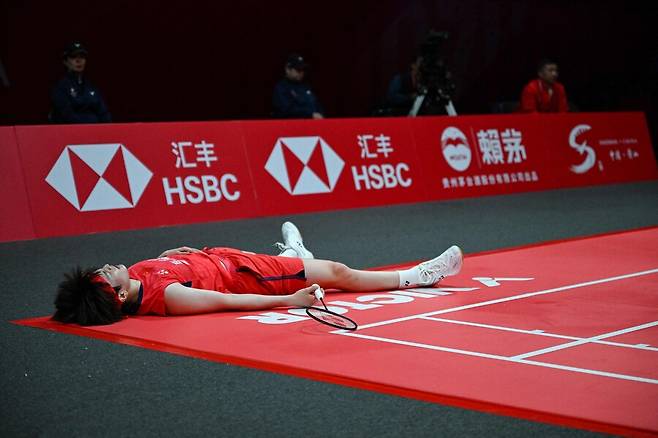 '비난 또 비난' 안세영에 지고 뒤돌아 울었다…'8전 8패' 中 폭발, 왕즈이에