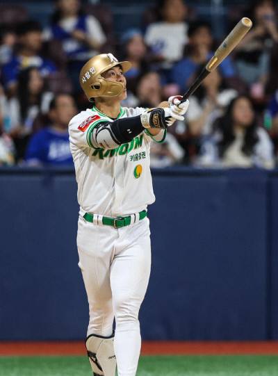 박병호·이정후도 헤맸었는데… 송성문은 ‘5km의 벽’ 넘을 수 있을까