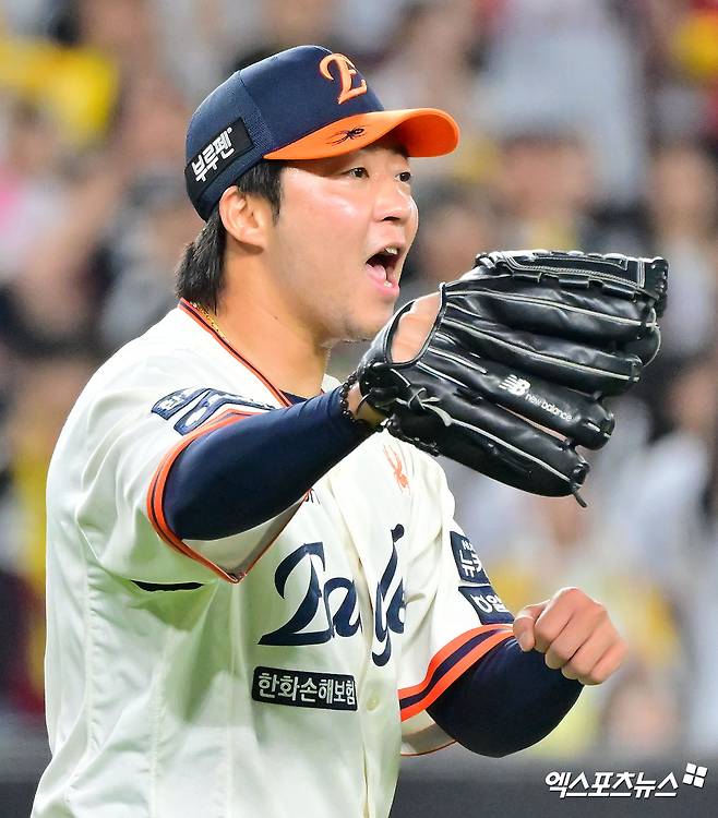 '한승혁 떠나보낸' 한화도 김범수는 필요한데…FA 적정가 '이영하 52억'이냐, 김태훈 '20억'이냐