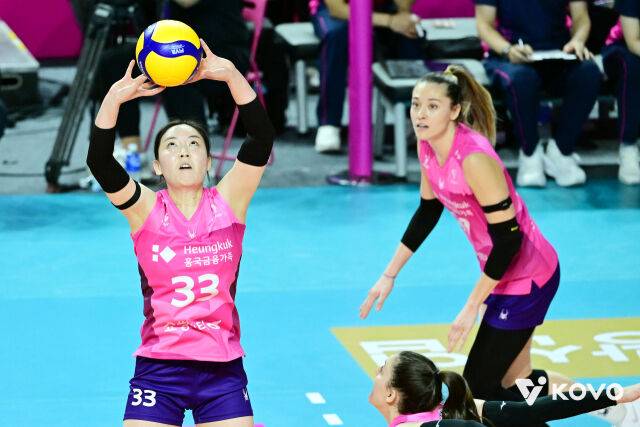 '방출→실업→배구 예능→복귀 감격' 33세 세터, 김연경 애제자에게 어떤 말 건넸을까