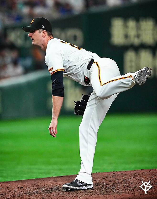 KBO 출신 폰세는 대박 났는데…'ERA 1점 대' 日 에이스, 1년 550만 달러에 ML 계약