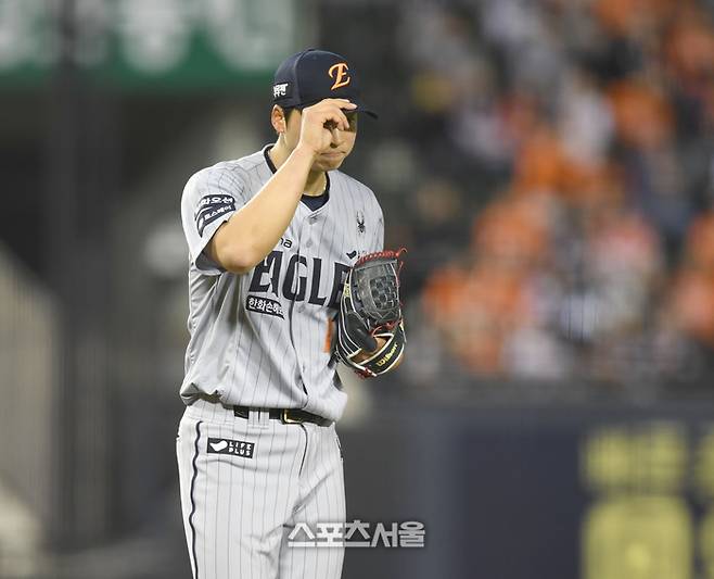 운명의 시계 째깍째깍, 위태로운 ‘78억’ 엄상백…이러다가 설 자리 잃겠어요 [SS시선집중]