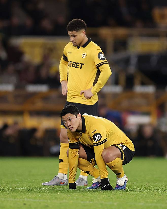 ‘패패패패패무무패패패패패패패패패패’ 韓 축구 ‘초대형’ 악재…울버햄튼 강등 확률 99.71%→황희찬 역대 7번째 ‘불명예’ 유력