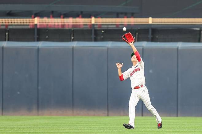 좌우 날개의 선택, KIA 외야 수비의 향방