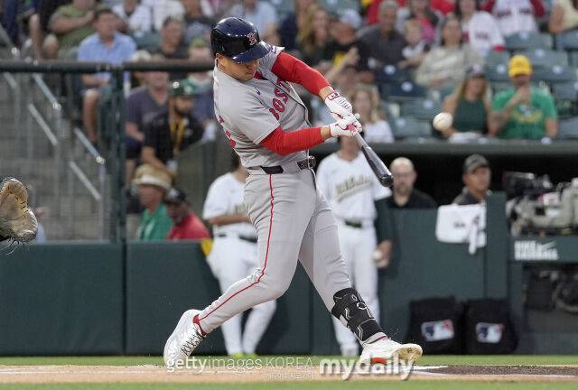 '추신수→백차승→이대호' 韓 네 번째 선수는 35세 김정태…시애틀과 31억→93억 미쳤다, 좌완 상대로는 최고의 선수다