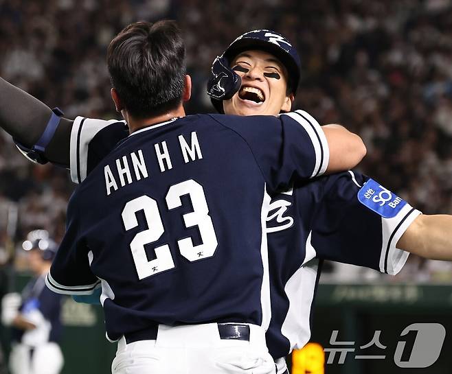 초대형 악재? '문보경·노시환·김도영·김영웅' 3루 자원 넘쳐...'美 진출' GG 3루수 송성문 WBC 불참 가능성에도 韓 대표팀 걱정 없다