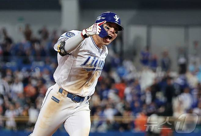 초대형 악재? '문보경·노시환·김도영·김영웅' 3루 자원 넘쳐...'美 진출' GG 3루수 송성문 WBC 불참 가능성에도 韓 대표팀 걱정 없다