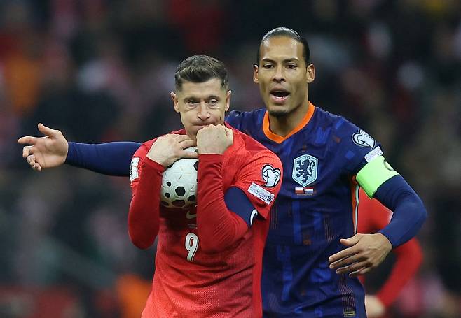 손흥민 우승 특급 호재...'563골 139도움' 인간계 최강 스트라이커, 바르셀로나 극적 잔류? 미국행 거절 가능성