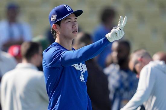 'MLB 최초 역사' 김혜성 NLDS 4차전 끝내기 득점…다저스 '2025 PS 명장면 TOP10' 장식