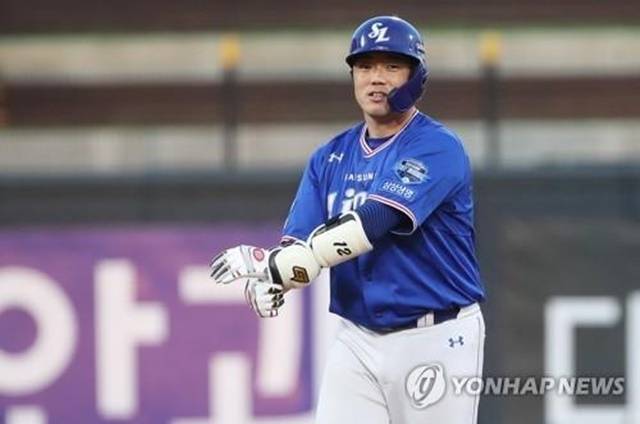 “더 열심히 노력해 팀에 보탬 되겠다”…LG 핀 스트라이프 유니폼 입게 된 김민수의 다짐