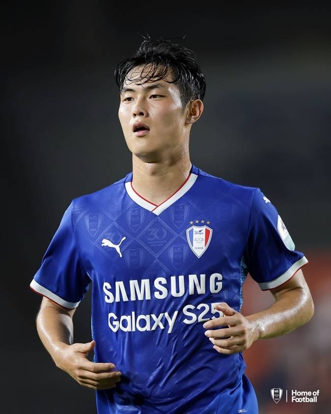 [공식발표] 이정효 감독 체제 ‘1호 영입’…‘서울 성골 유스’ 강성진, 최대 라이벌 수원 이적 확정