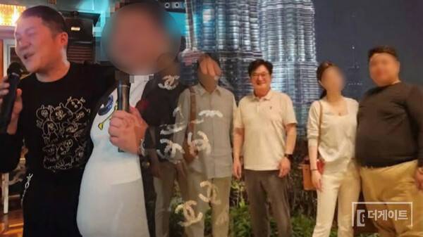 [단독] ‘조세호 방송 하차’ 부른 조폭, 김포시장 사진 속 인물과 동일인…“김포FC VIP석에도 나타났다”