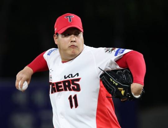 KIA 조상우, FA 협상 암초…지난해 드래프트 1순위+10억에 데려왔건만