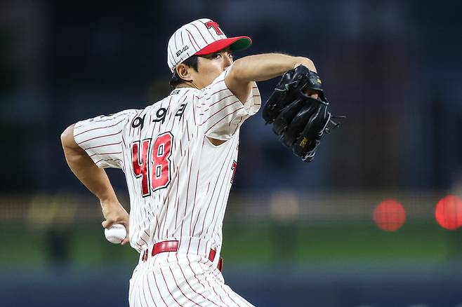 KIA, 핵심 전력 유출 속 양현종 사수... 마운드 재건에 2026 승부수