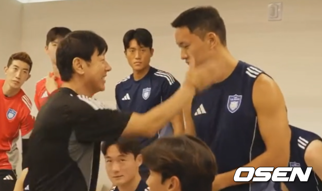 신태용 폭행 논란에 입 연 야구 레전드 “서로 잘해보자는 의미였을 수도”