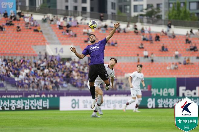 [단독]11번째 우승 도전 청신호! '라데시마' 전북, '안양 특급 골잡이' 모따 영입 '임박'