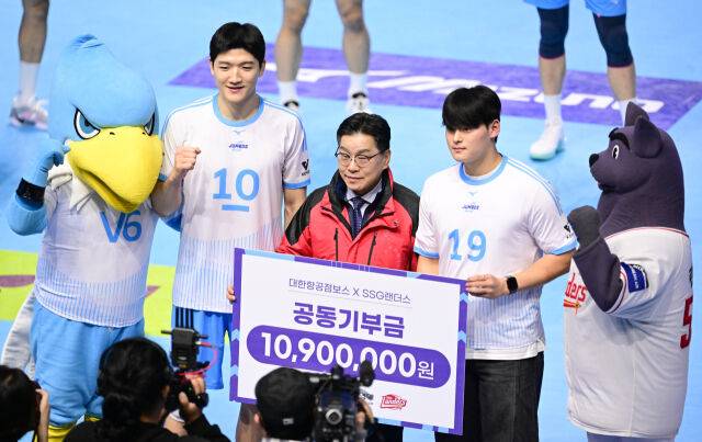 자네 배구해볼 생각없나 '155km 국대 투수'가 배구공을 때리면 어떻게 될까 [유진형의 현장 1mm]