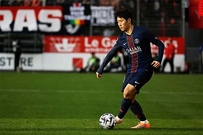 “손흥민 빈자리 1170억 손실”…토트넘, ‘이강인 카드’ 꺼내나···“LEE는 보기만 해도 아주 매력적인 선수”