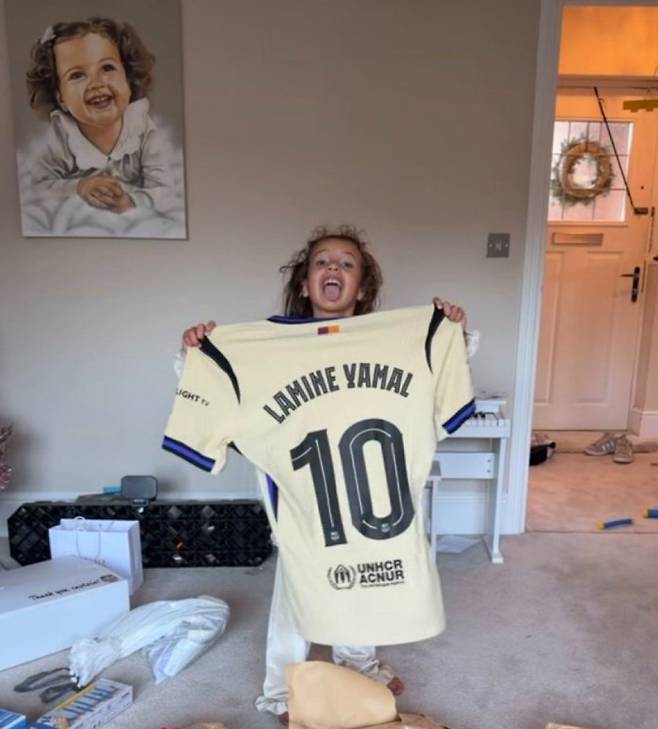 린가드, 한국 온 덕에 초대박…'슈퍼스타' 야말과 유니폼 교환→딸에게 X-마스 선물