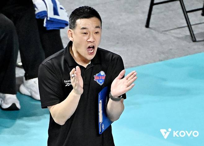 '감독대행 체제' 삼성화재·기업은행 새 감독은…페퍼는 '위태'