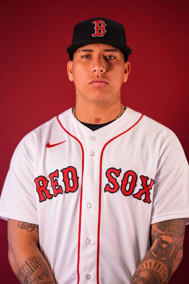 '160km' ML 괴물 유망주 아시아 왔다…190cm 101kg 투수, 요미우리 입단