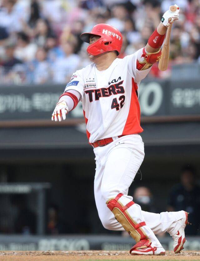 “도움을 줄 곳이 있다는 사실에 내가 더 행복” KIA 테토남 포수는 따뜻한 남자…야구 꿈나무들에게 최고의 선배
