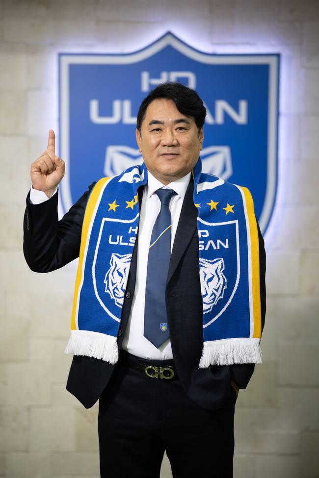 [K리그1 포인트] 인정 받은 김용대 골키퍼 코치만 잔류...울산 김현석호 코치진 구성에도 관심 집중