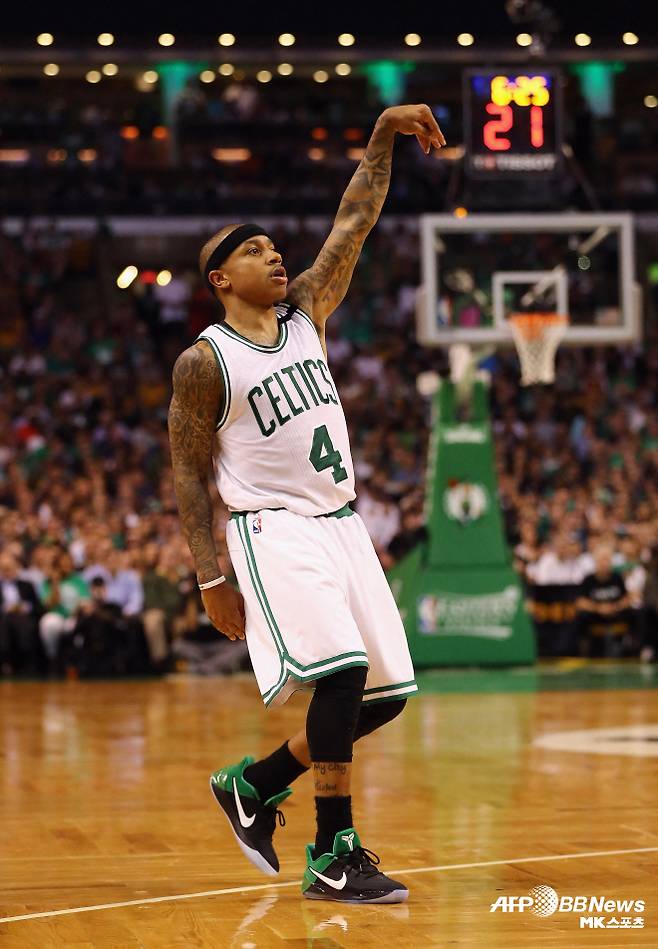 “그냥 농구가 하고 싶다” 174cm 키로 NBA 올스타 2회 선정 전설 아이재아 토마스, 유럽으로 향하나···“유로 리그행 고민 중”