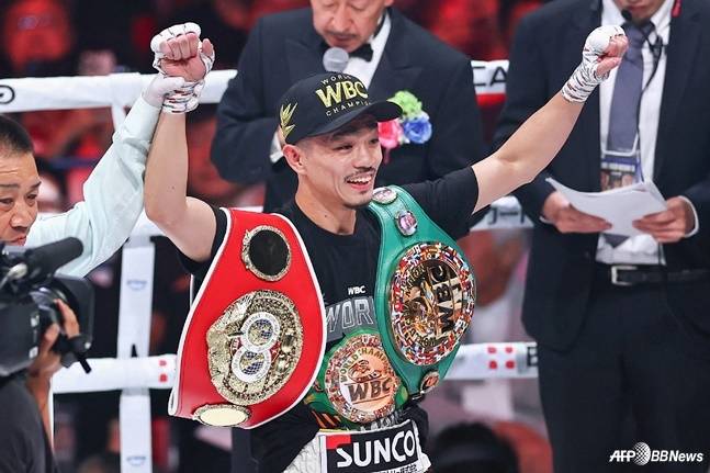 日 환호 '메이웨더 넘었다' 최초 기록, 전인미답 '타이틀전 27연승' 새역사... 세계가 놀랐다