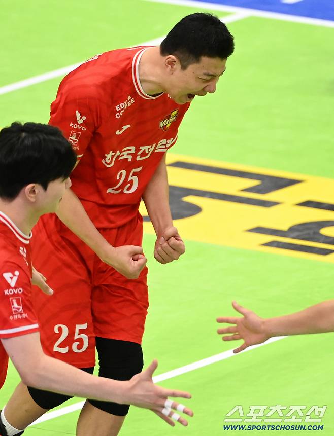 '불혹까지 4일 남았는데…' 여전히 배구대통령의 가슴은 뜨겁다