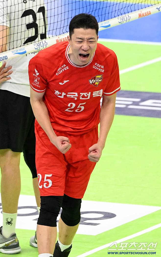 '불혹까지 4일 남았는데…' 여전히 배구대통령의 가슴은 뜨겁다