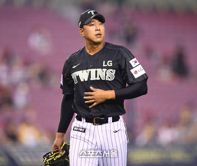 ‘왕조 건설’ 원하는 LG, 불펜 안정화 위해 이들이 잘해줘야 한다→정우영, 김강률 반등 필요 [SS포커스]