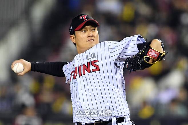 ‘왕조 건설’ 원하는 LG, 불펜 안정화 위해 이들이 잘해줘야 한다→정우영, 김강률 반등 필요 [SS포커스]