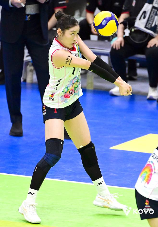 정관장 고희진 감독의 대단한 용기 “오늘도 인쿠시는 선발로 나갑니다”… 인쿠시, 리시브 약점 보완한 모습 보여줄 수 있을까 [화성 현장 프리뷰]