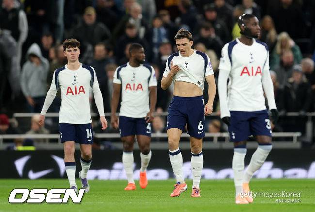 '리그 14위' 토트넘, 새 감독도 결국 인정...